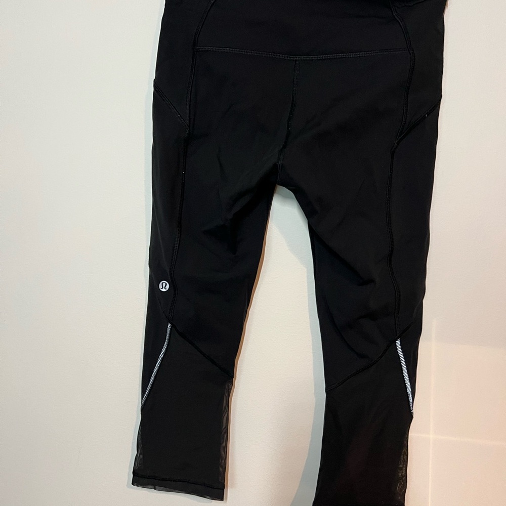 Lululemon Bandha Crop Leggings Women’s Size 4 Black Athleisure Mesh Pockets